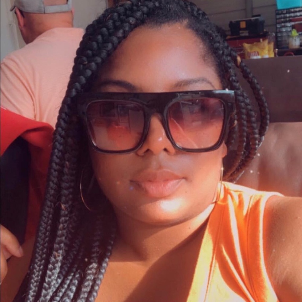 Meet your Posher, Delisa